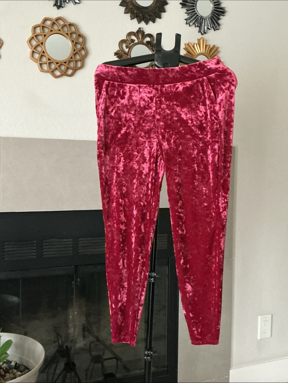 Torrid crushed Velvet Wine Red Women's leggings with pockets
